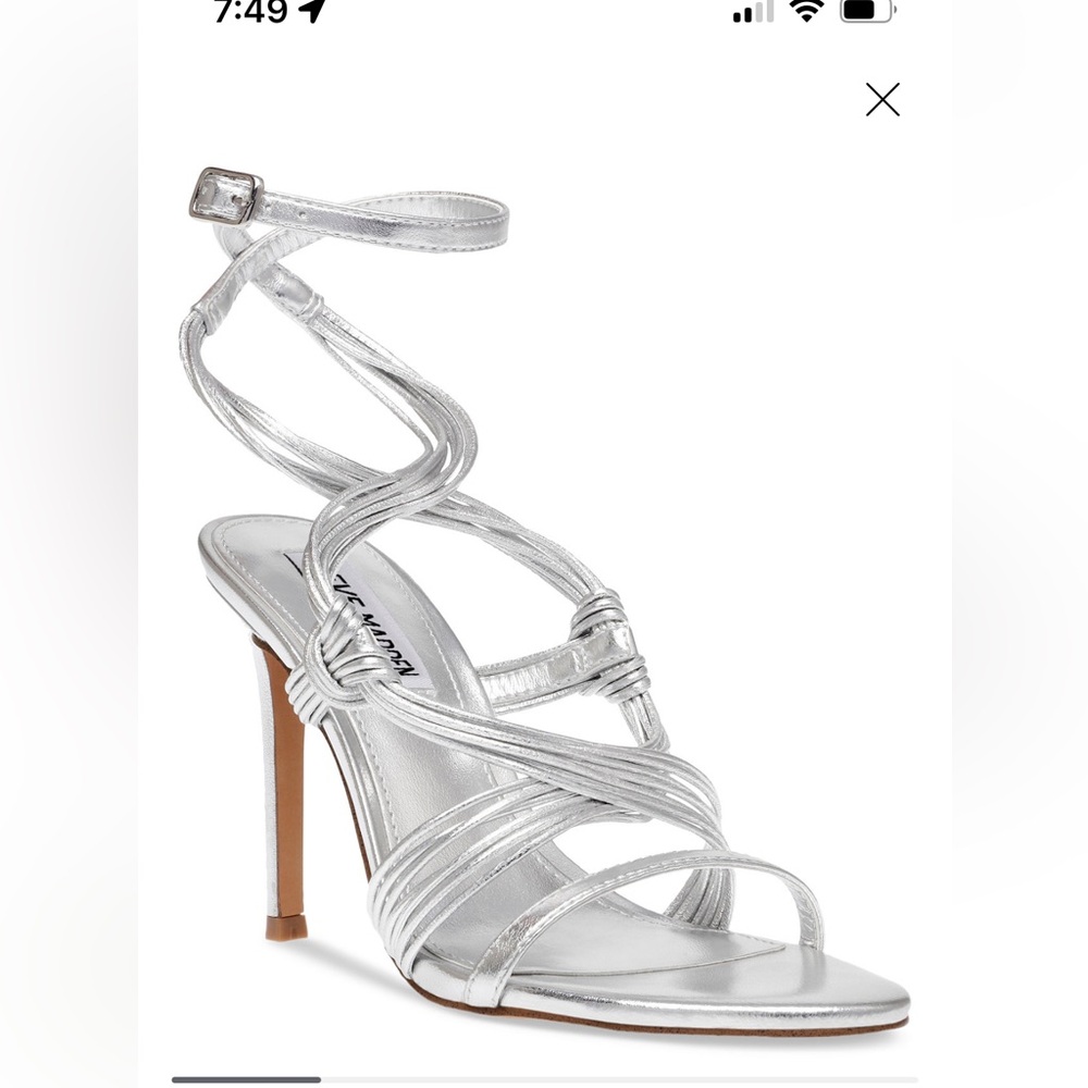 Steve Madden
Dress Sandals
